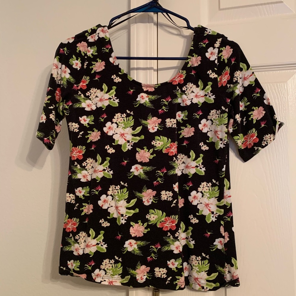 Cute Cropped Floral Blouse